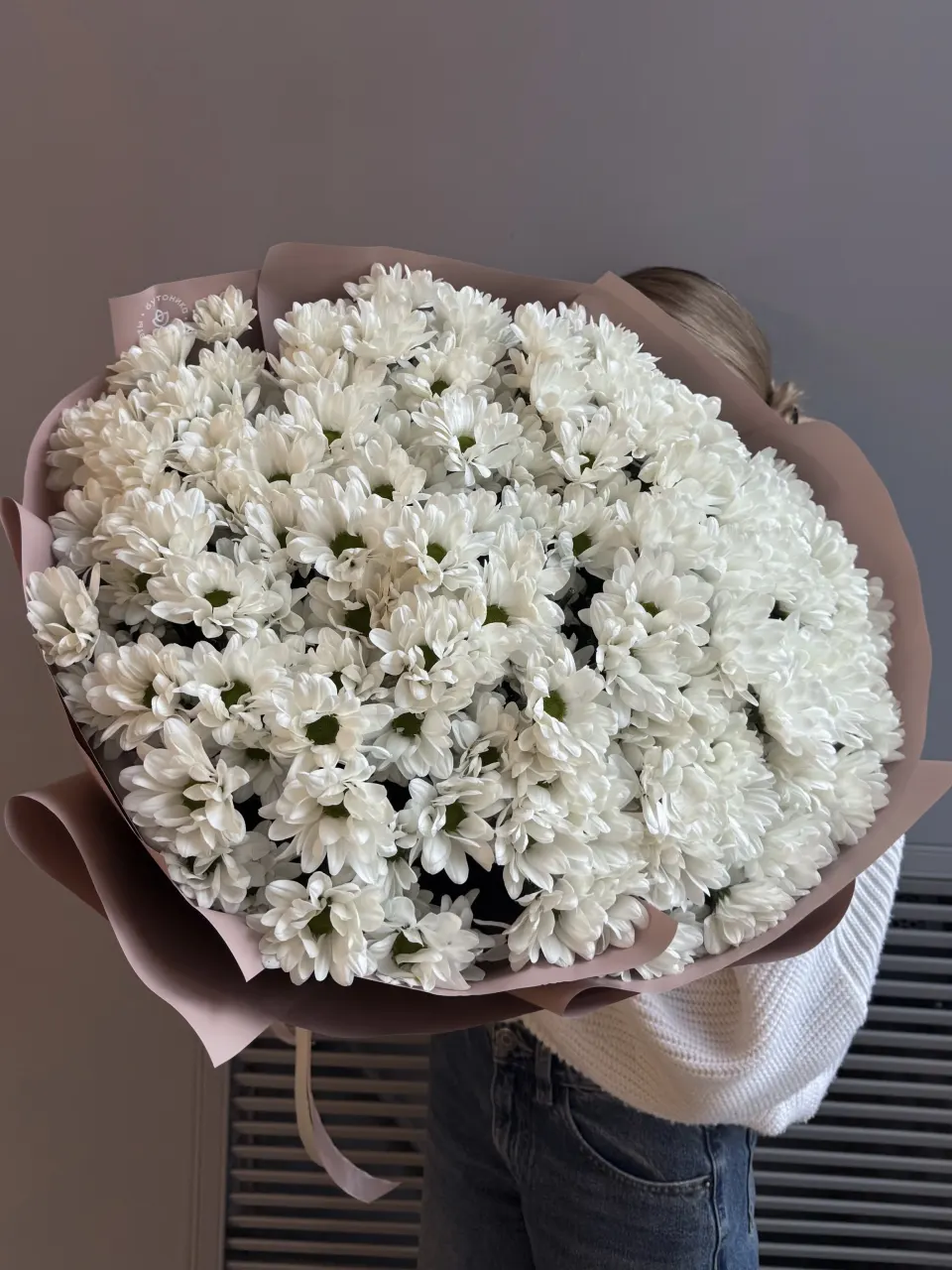 Монобукет из кустовой ромашковой хризантемы