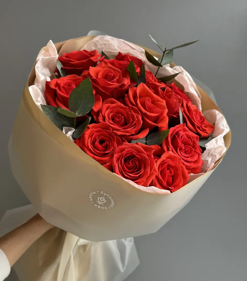 Монобукет из 15 красных роз Нина