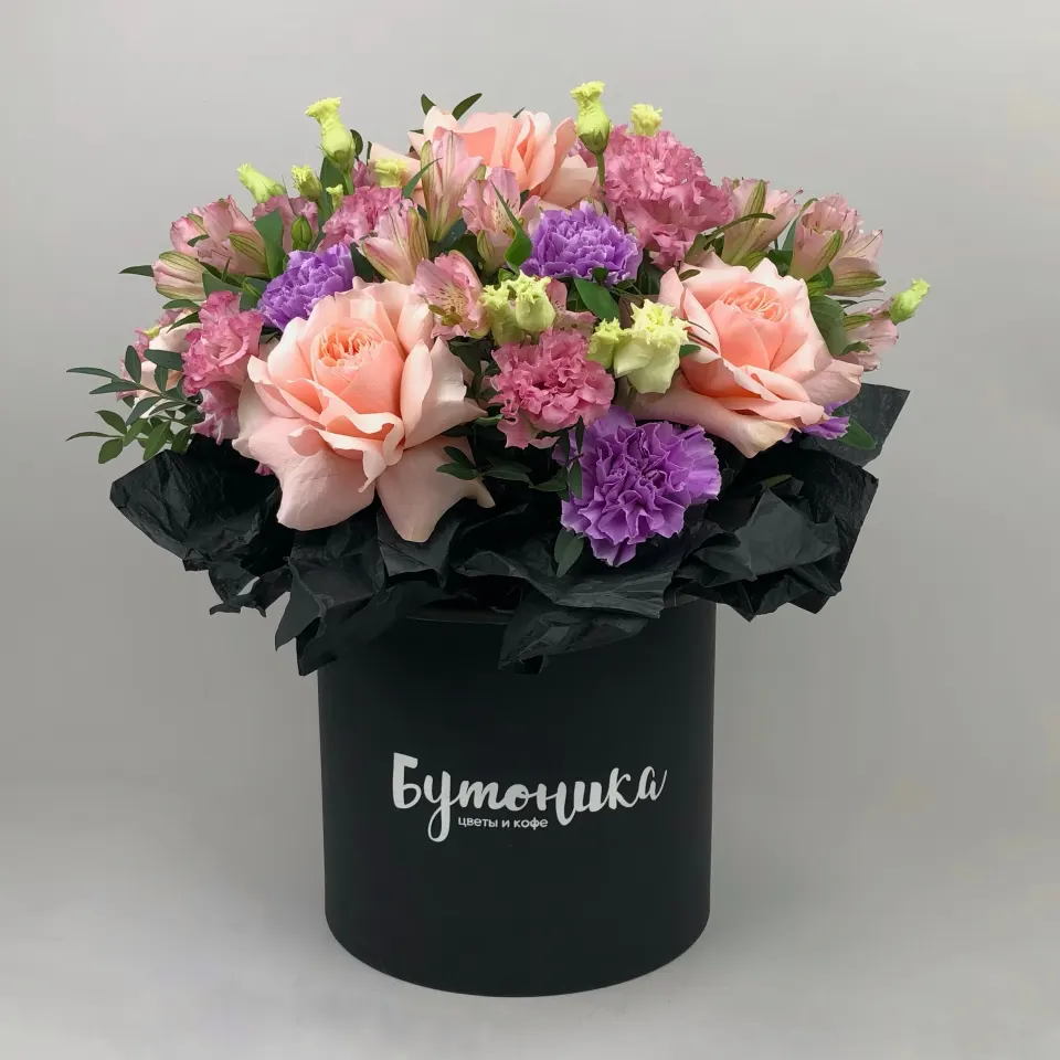 Авторская композиция в шляпной коробке